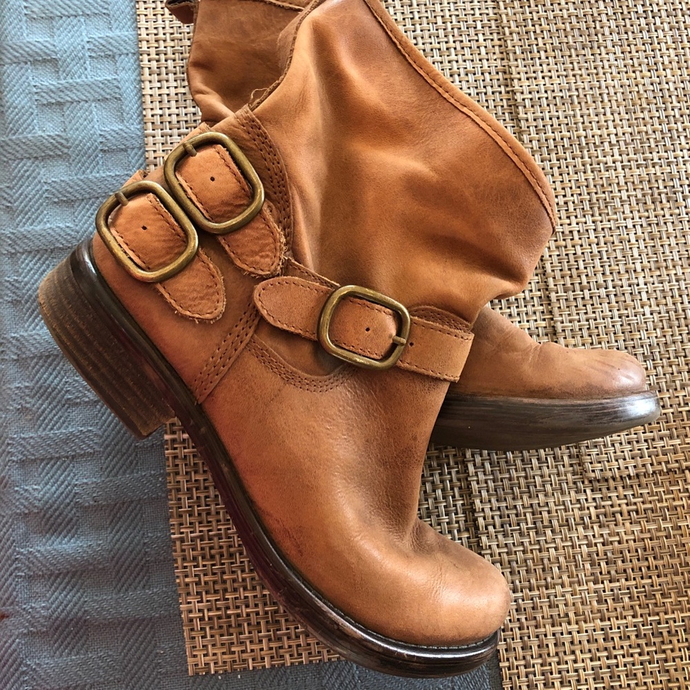 Lucky Brand Boots- Tan Leather Buckles Soft Ankle